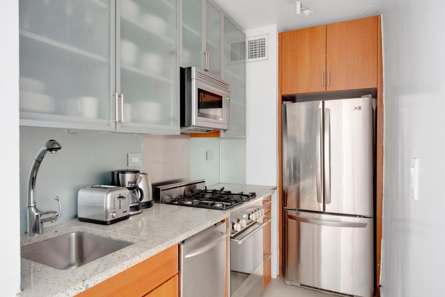 Midtown 1br W Gym Doorman Nr Grand Central Nyc-745 Apartment *